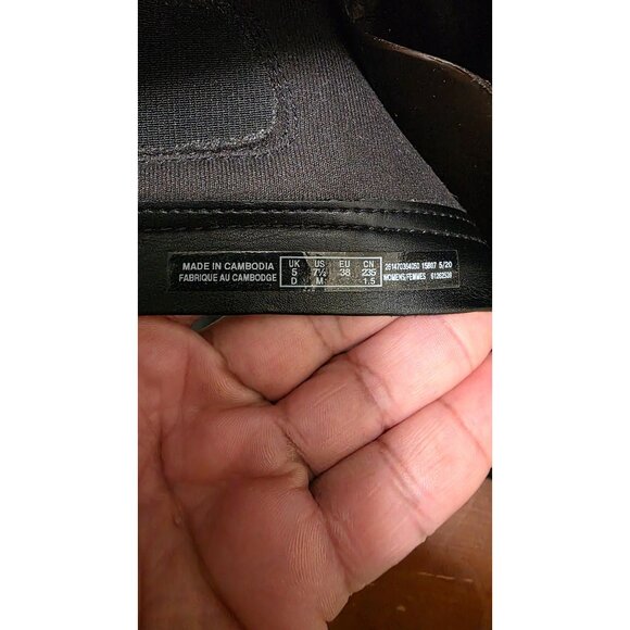 Clarks Black Knee-High Riding Boots Side Buckle Strap Zipper Closure Size 7.5 - Picture 9 of 9